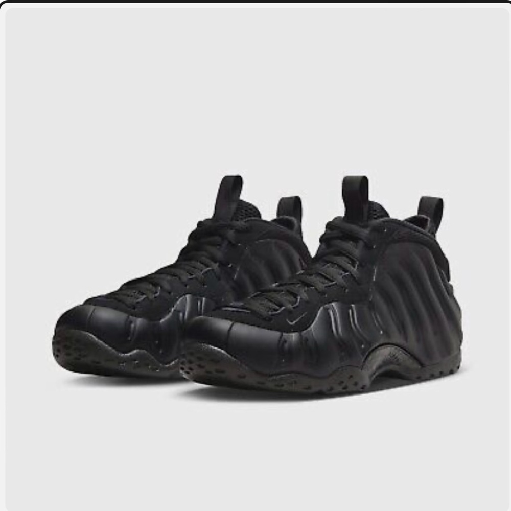 Nike Black Sneakers